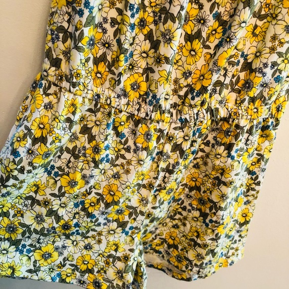 Yellow Floral shorts romper 6-7 years - Picture 4 of 4